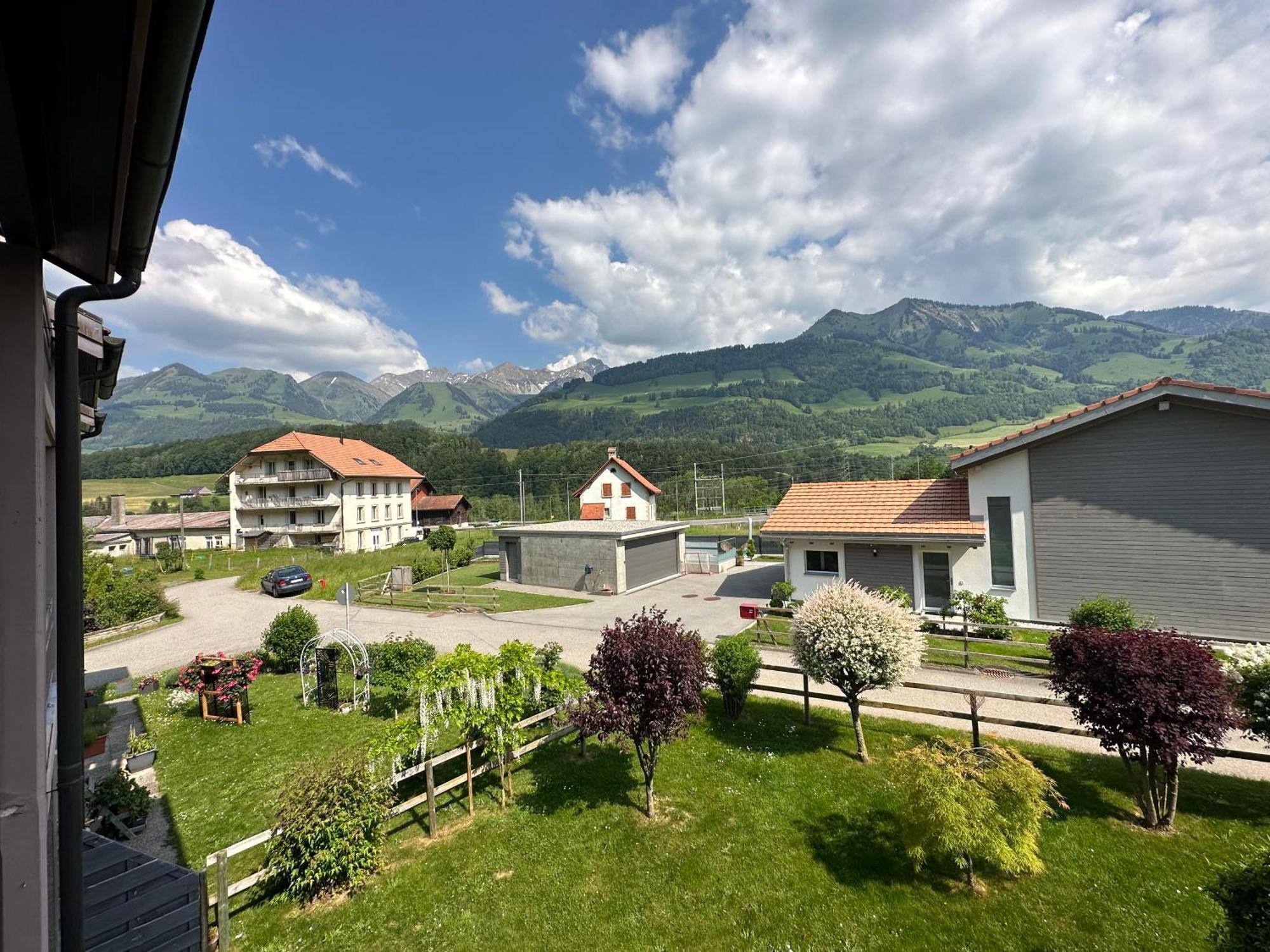 Neirivue Gruyere Alpes Appartement 3 Chambres Bbq Parking מראה חיצוני תמונה