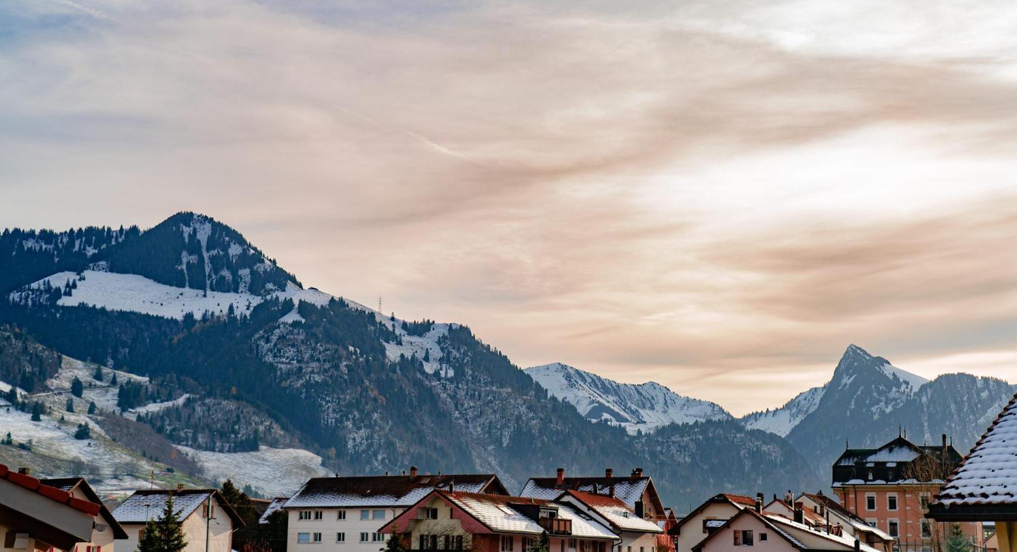 Neirivue Gruyere Alpes Appartement 3 Chambres Bbq Parking מראה חיצוני תמונה